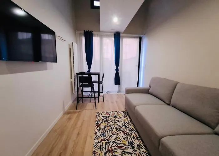 Mezzanine Metro 14 Paris Apartment *