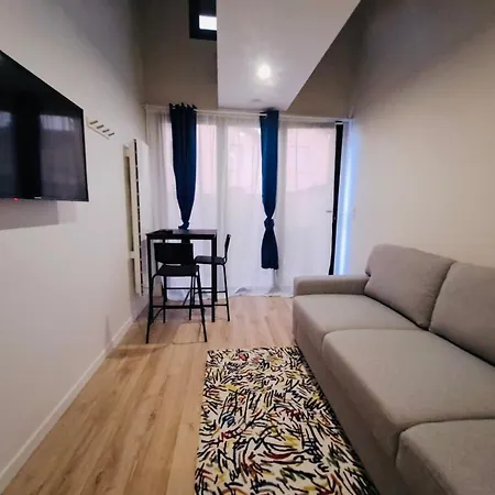 Mezzanine Metro 14 Paris Apartment *